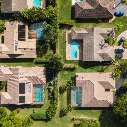 Brandon-FL-Custom-Pool-Builders-for-Your-Backyard-Oasis.webp
